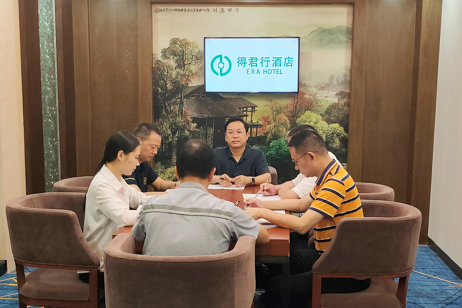 图片-10月.jpg