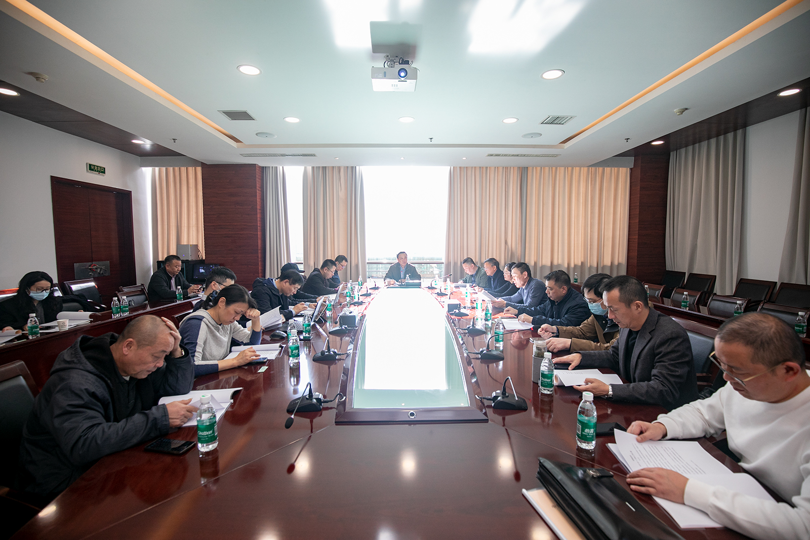会议照片.jpg