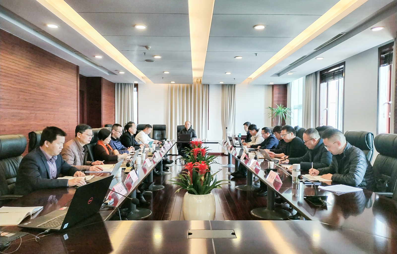 八财数据中心会议照片.jpg