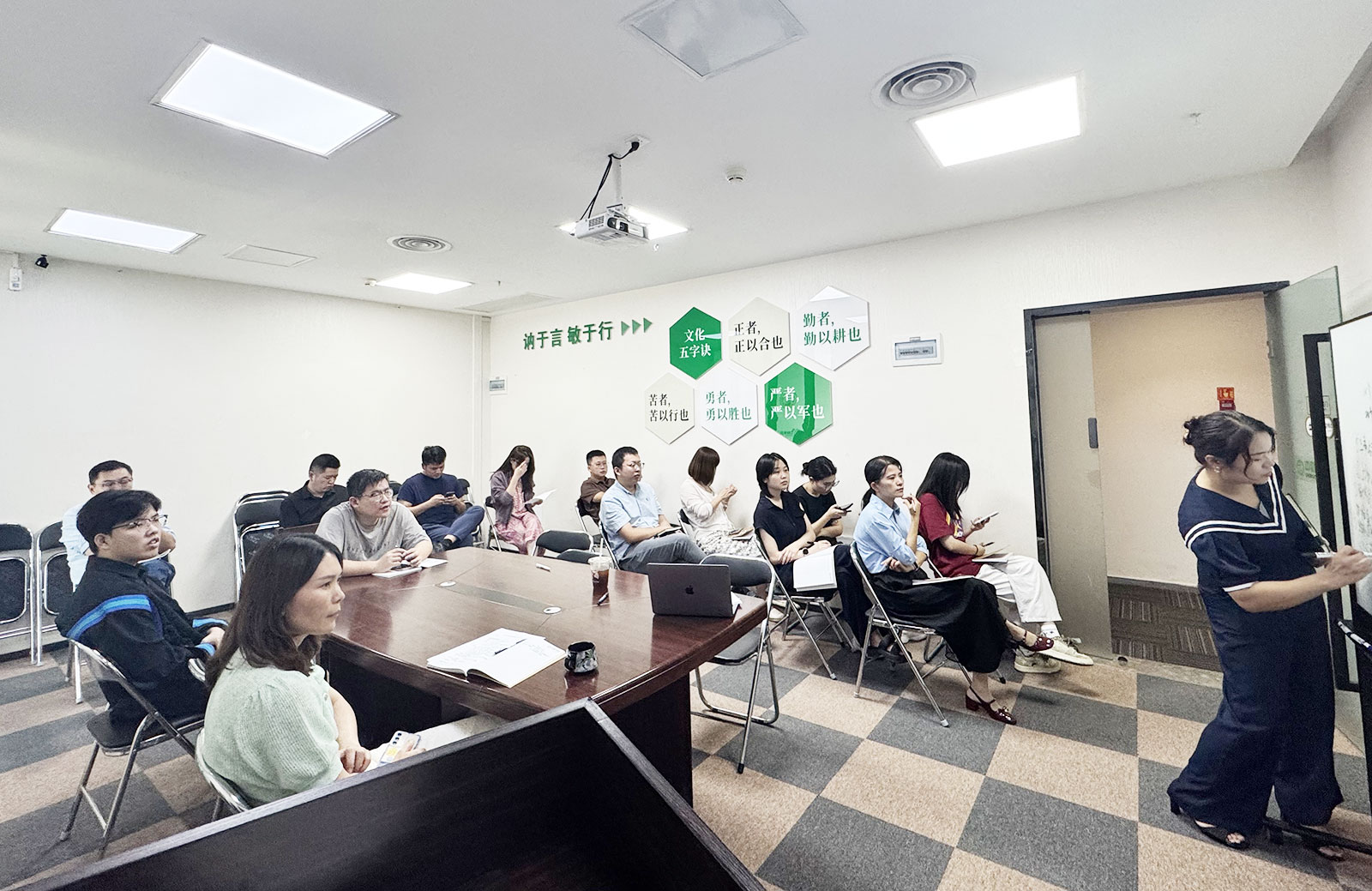 68c7aa78eb3ab.jpg 68c7aa78eb3ab.jpg