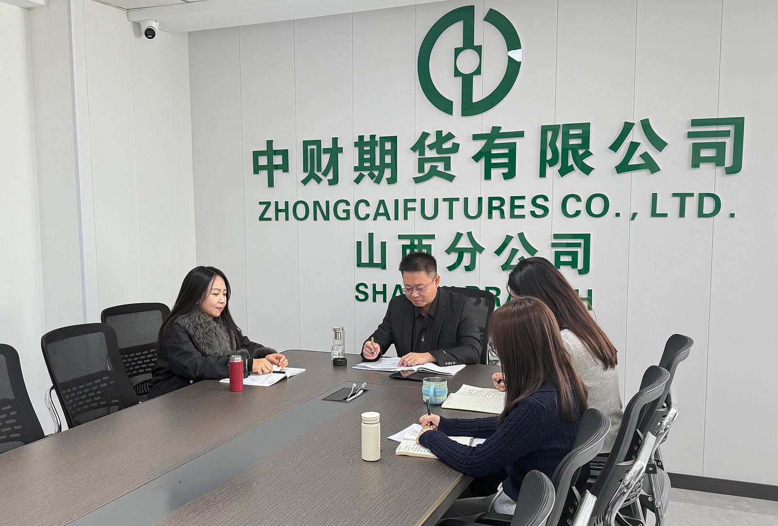 692d4fb94166b.jpg 692d4fb94166b.jpg