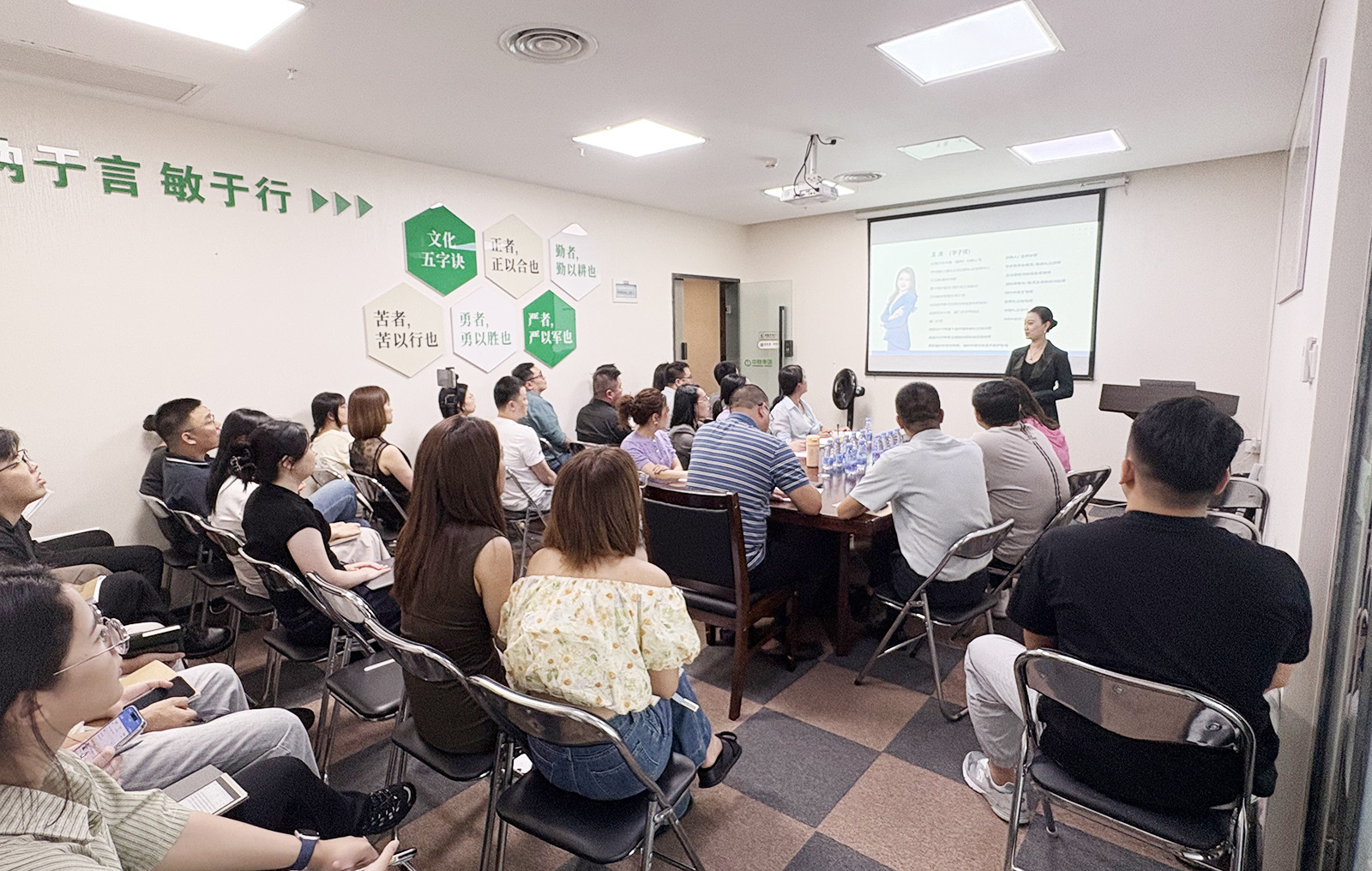 68ec94c735388.jpg 68ec94c735388.jpg