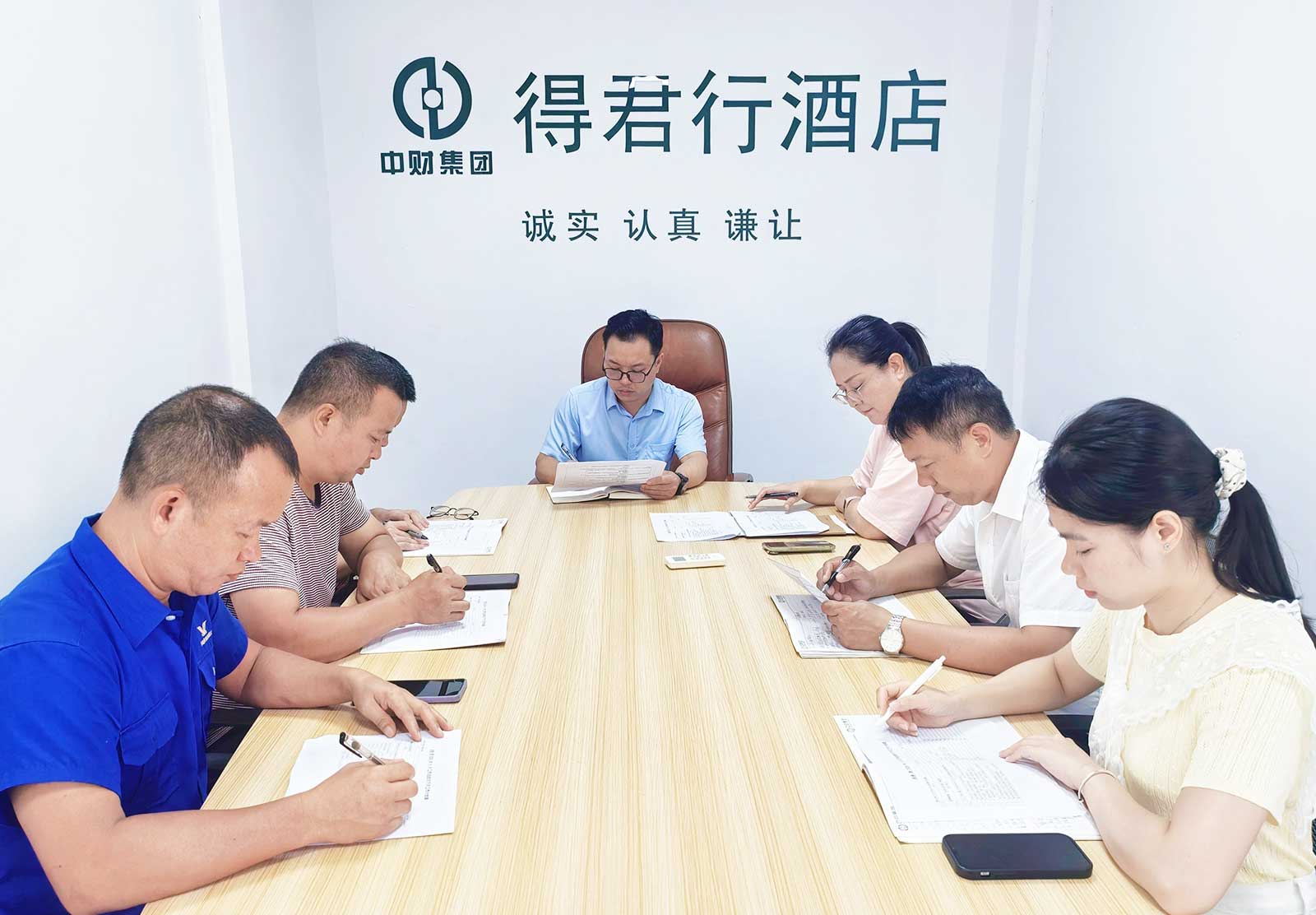 68f1e8ca2ee1a.jpg 68f1e8ca2ee1a.jpg