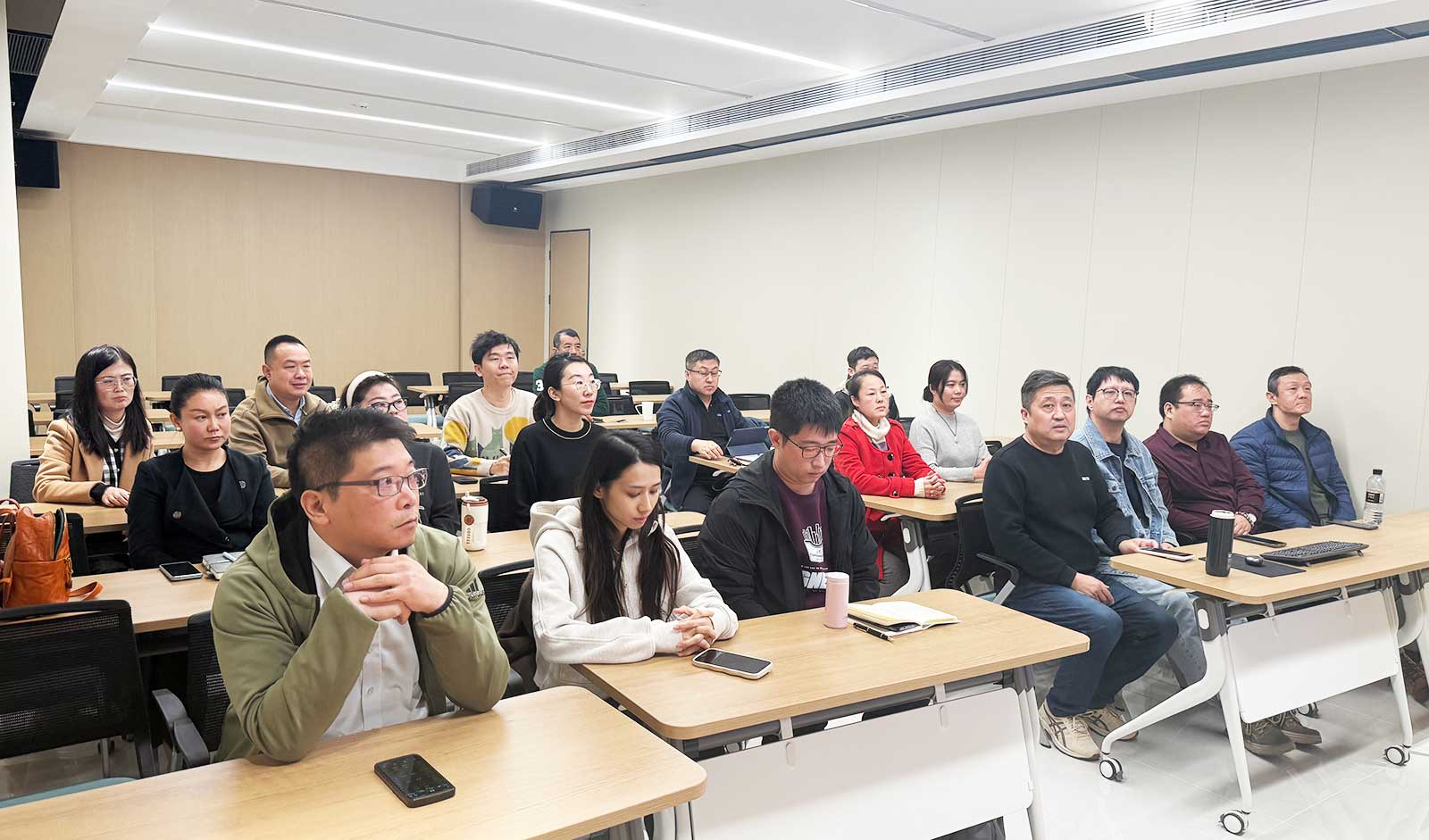 6903131e884f7.jpg 6903131e884f7.jpg